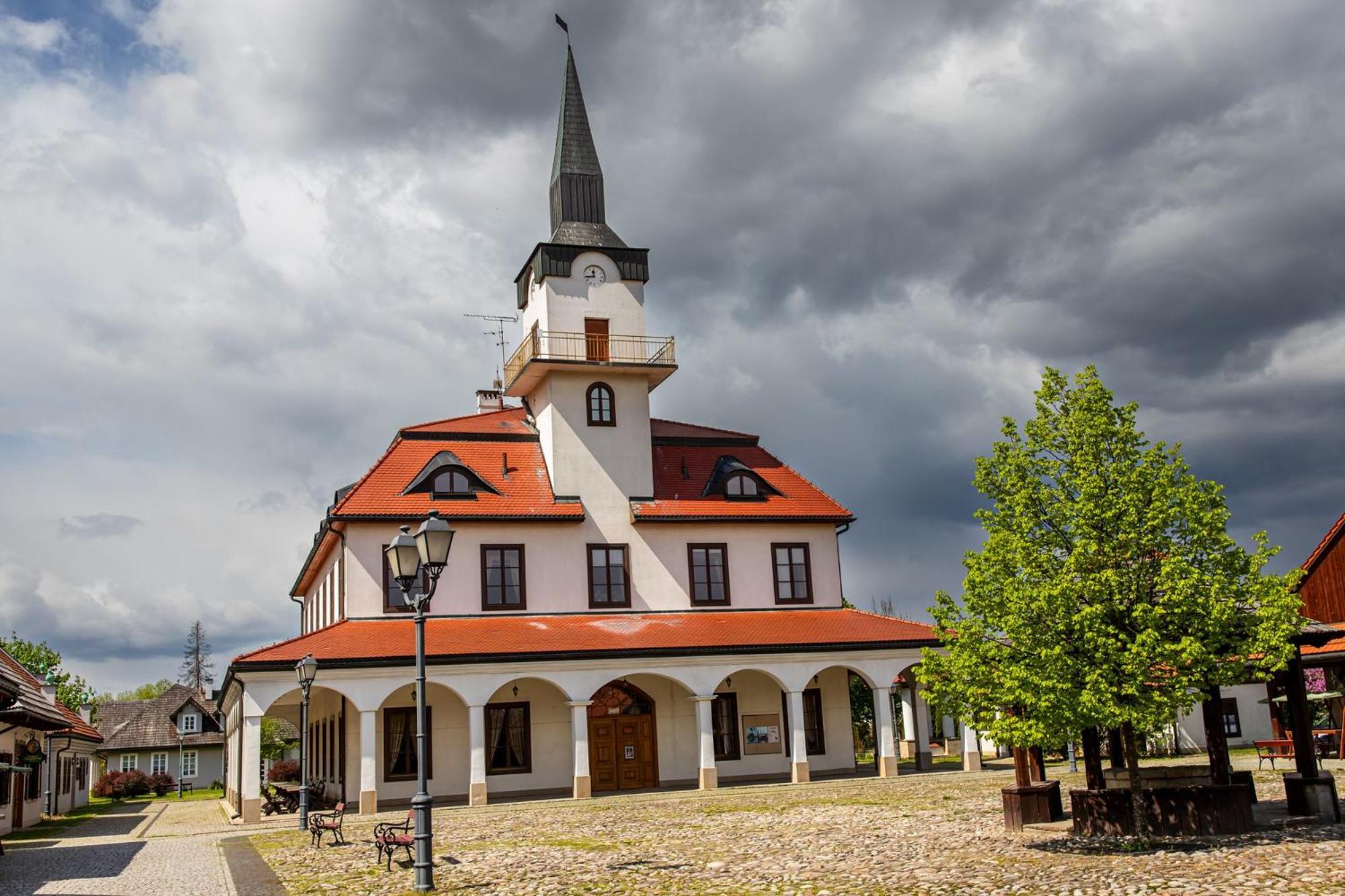 Hotel Nova.Galicja à Nowy Sącz Extérieur photo