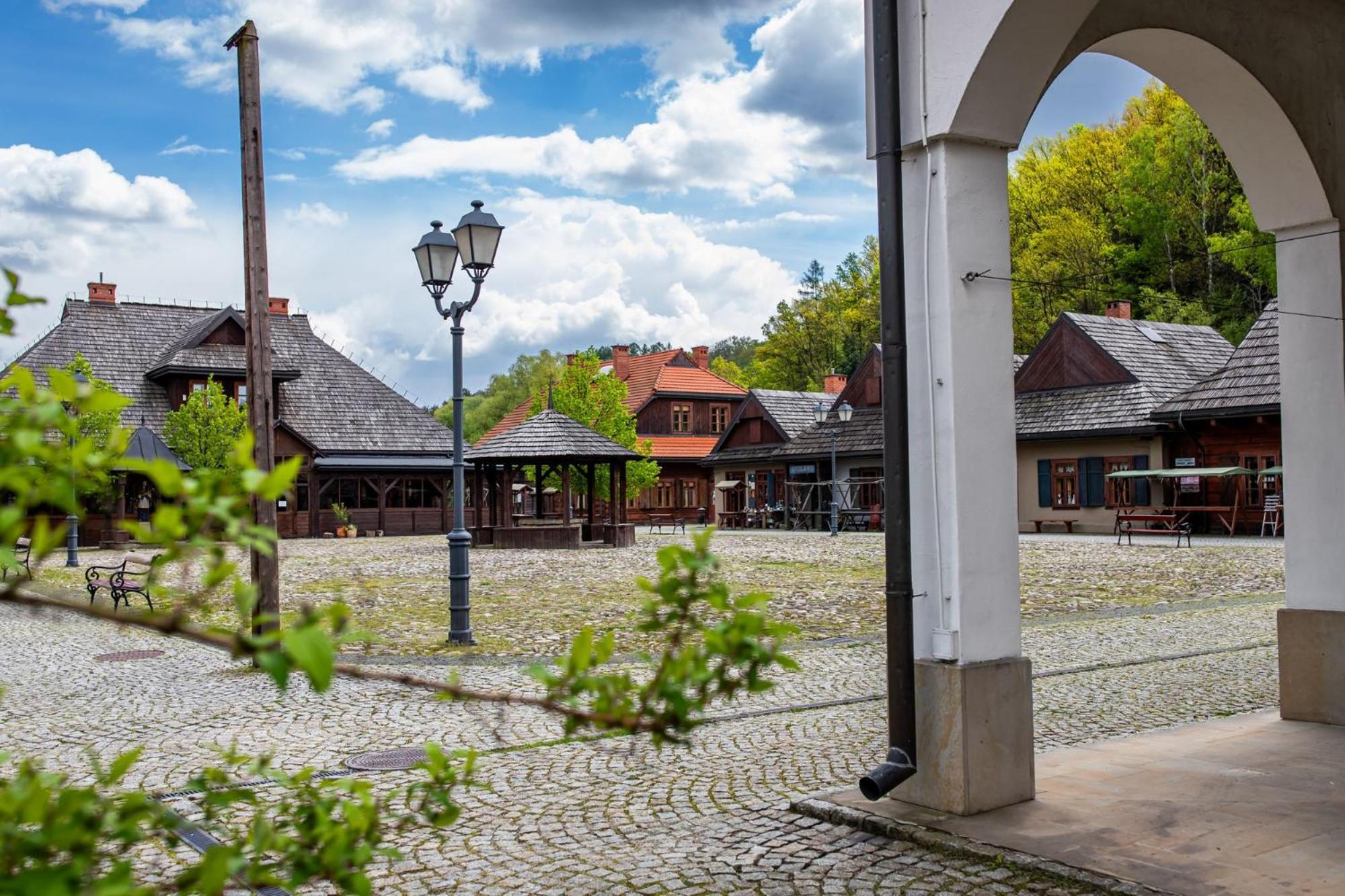 Hotel Nova.Galicja à Nowy Sącz Extérieur photo