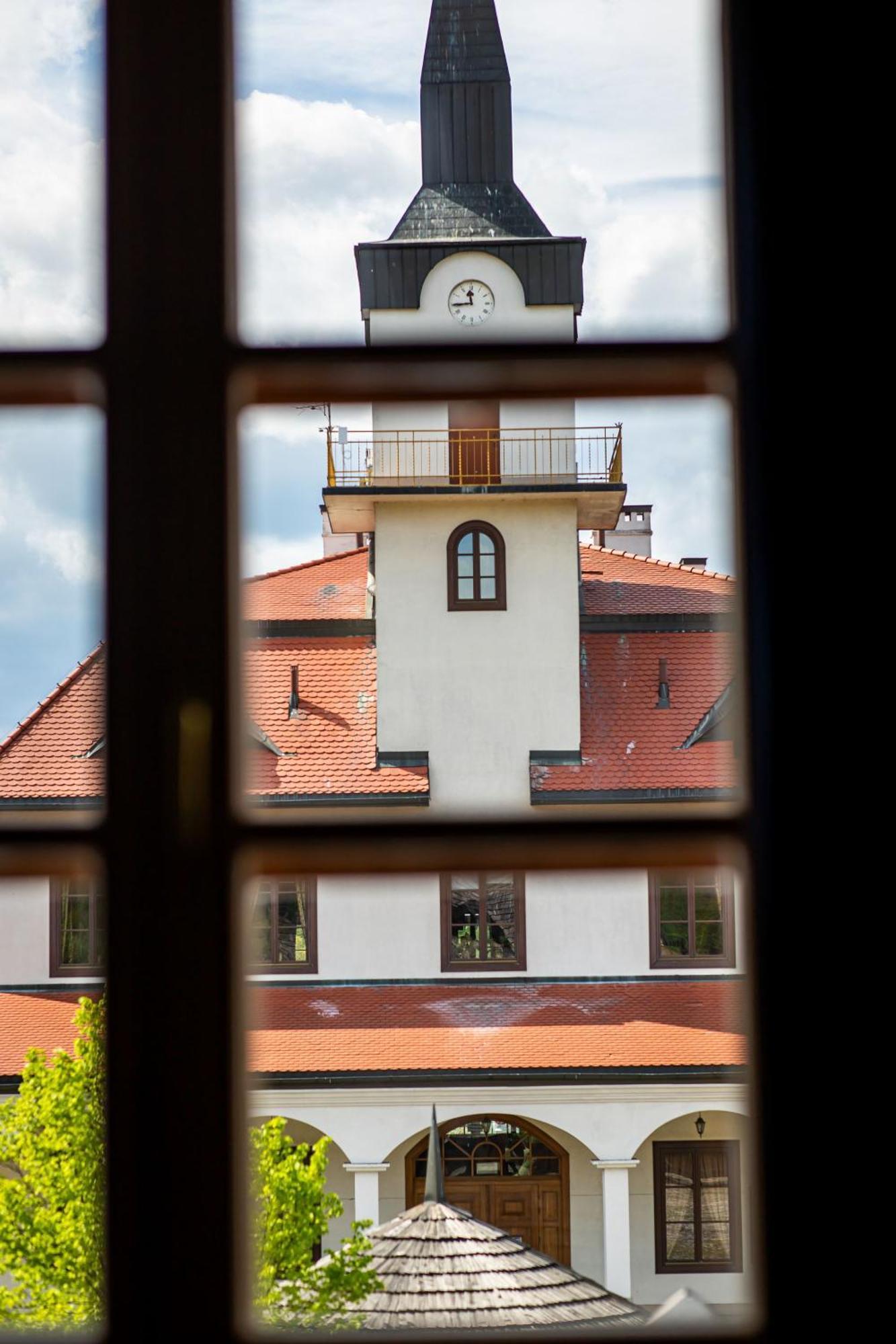 Hotel Nova.Galicja à Nowy Sącz Extérieur photo